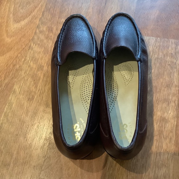 Nwot SAS Leather Loafers Size 9M, fit narrower in toe area - Picture 9 of 12